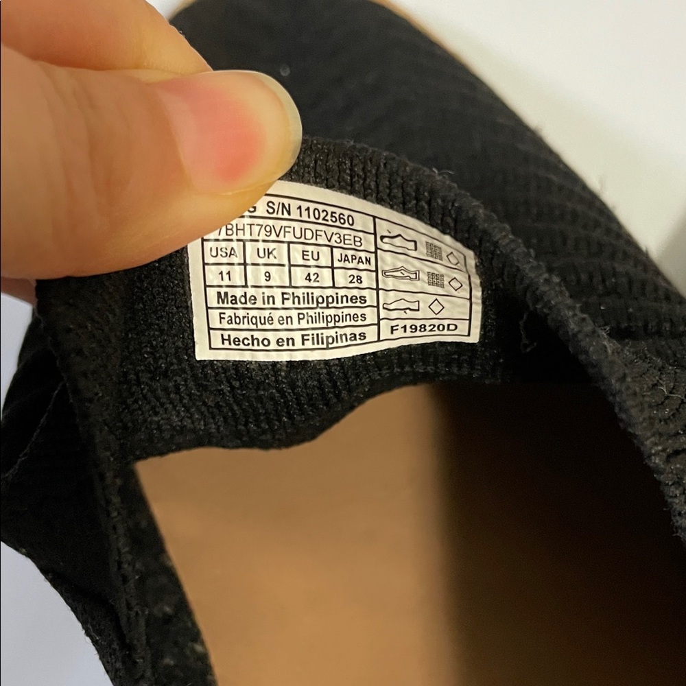 UGG Sammy Chevron Slip-On Sneakers Knit Black Size 11 Casual Comfort Lightweight - Picture 7 of 7